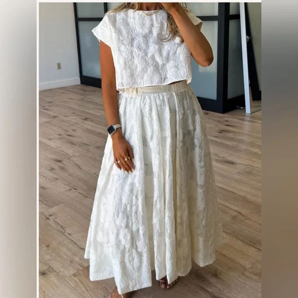 White Floral Women's crop and skirt set - Picture 1 of 1